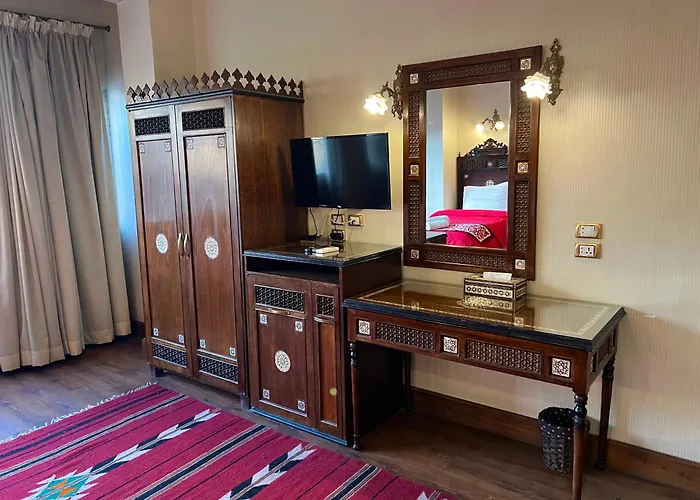 Authentic Arabesque 4Br Apt In Downtown - Mint Stays 36